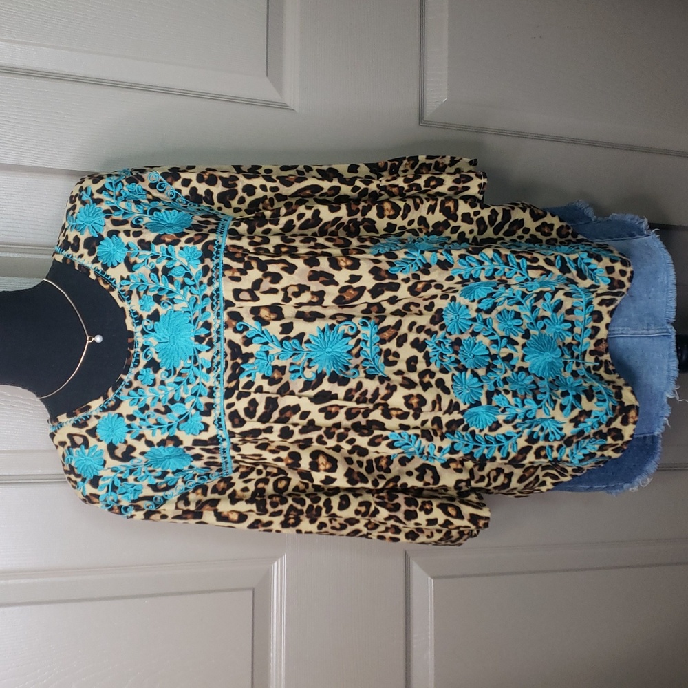 Layers Clothing animal print boho turquoise embroidered floral top size Medium